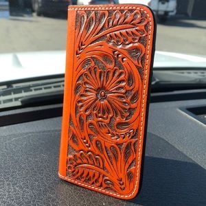 Genuine leather phone case/wallet (IPhone 8)